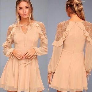 Lulu’s CITY OF LOVE PEACH LACE LONG SLEEVE SKATER DRESS - Medium